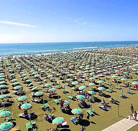 Hotel Modern And Bright Flat 700m From The