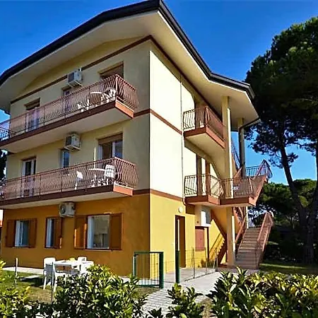 Modern And Bright Flat 700m From The Hotel