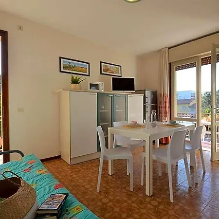 Modern And Bright Flat 700m From The Bibione
